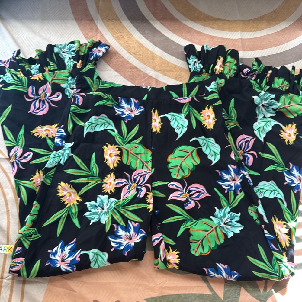 3/$10 NWT Antibes Blanc Black Floral Wide Leg Pants